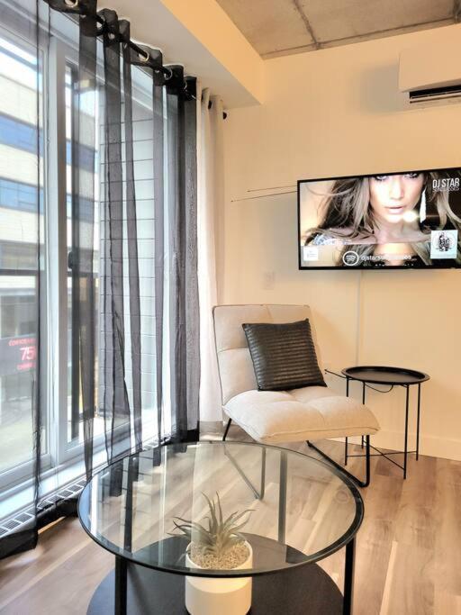 Condo Chic, Centre-Ville Piscine, Terrasse, Gym Québec Kültér fotó