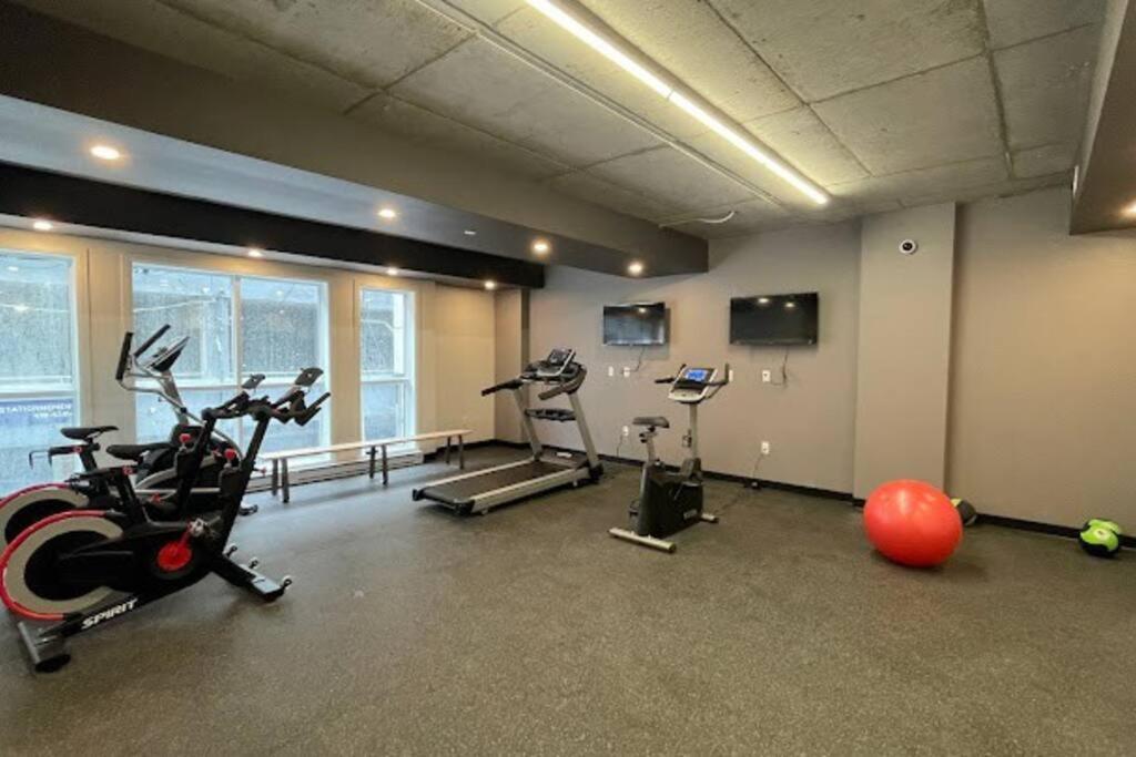 Condo Chic, Centre-Ville Piscine, Terrasse, Gym Québec Kültér fotó